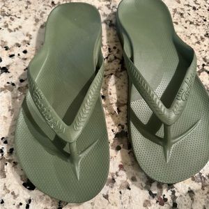 Archies arch support thongs flipflops (high arch) New w/out tags - size W7